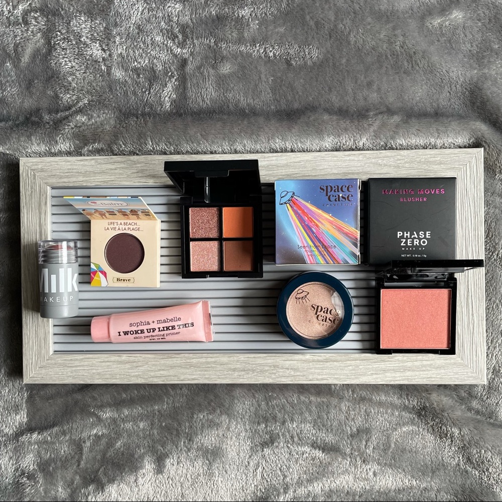 New ⭐️ Make up bundle - The Balm - Blush - Eyeshadow - Highlighter
